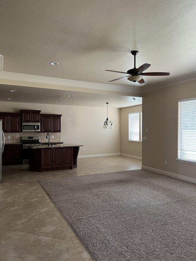 Building Photo - 2443 Bramasole Dr