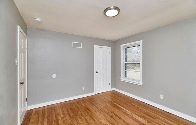 Building Photo - 7361 Melrose Ave