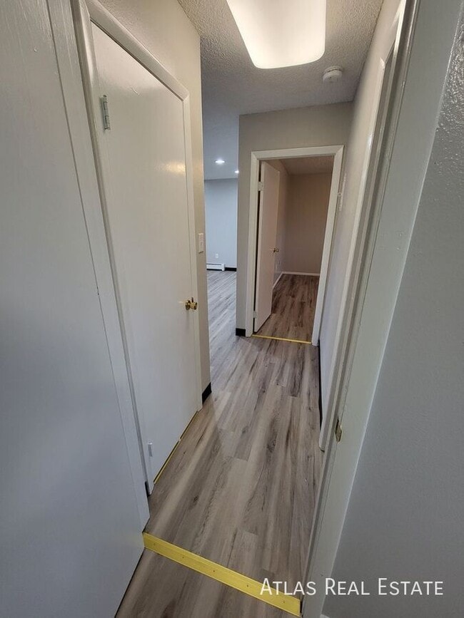 Building Photo - 2340 King St