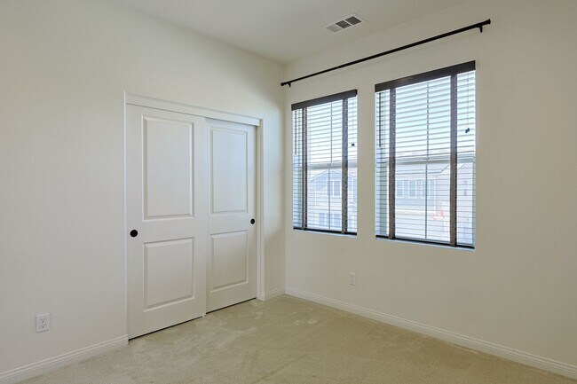 Building Photo - Gorgeous 4 Bedroom and 3 Bath Home in Chula vista/Otay Ranch Area