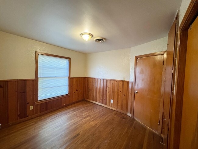 Building Photo - 1612 Hursh Ave