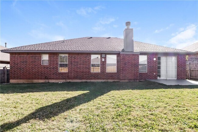 Building Photo - 8725 NW 85th St