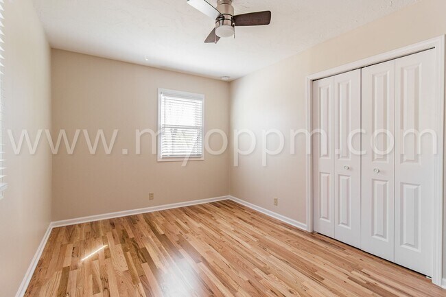 Building Photo - Pristine 4 Bedroom / 2 Bathroom Home | Wes...