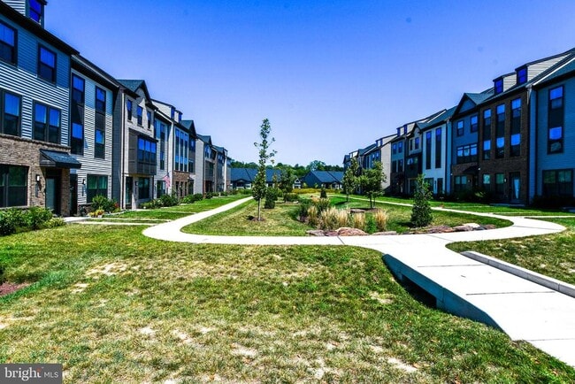 Building Photo - 7205 Sprouse Ct