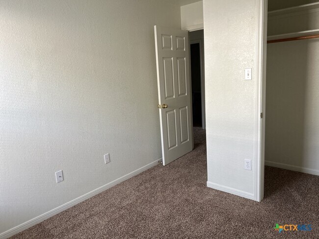 Building Photo - 3205 Baldwin Loop