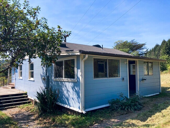 Building Photo - 193 Dana Ln