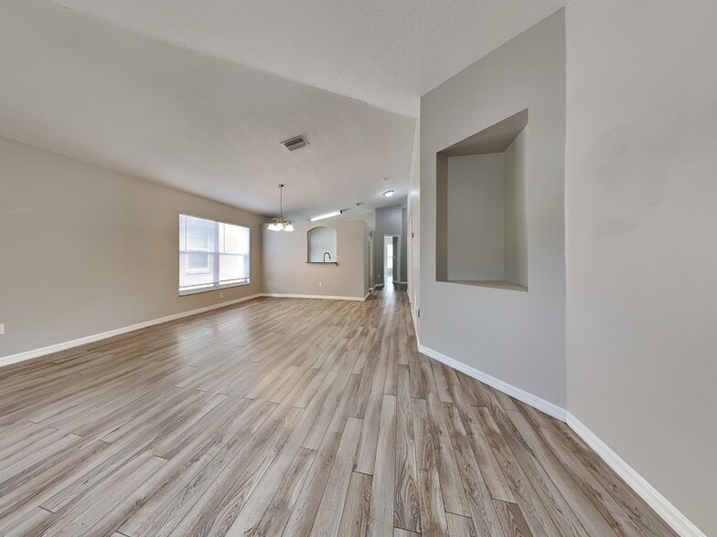 Building Photo - 12725 Adventure Dr