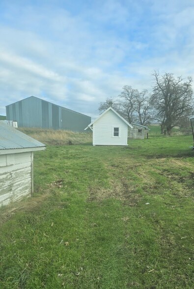 Building Photo - 1917 7 Mile Rd