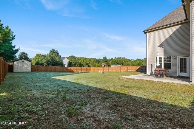 Building Photo - 501 Daylily Ct
