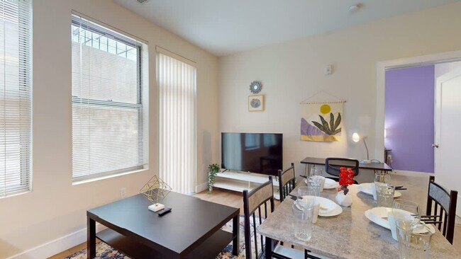 Building Photo - 545 Bedford St