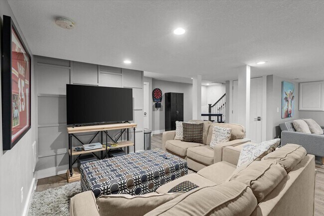 Building Photo - 9004 W 148th St