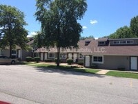 Building Photo - 80 Village Ct