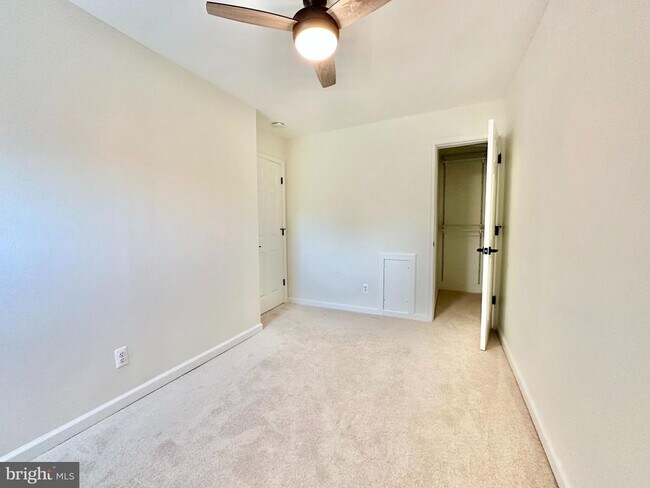 Building Photo - 1010 Bashford Ln