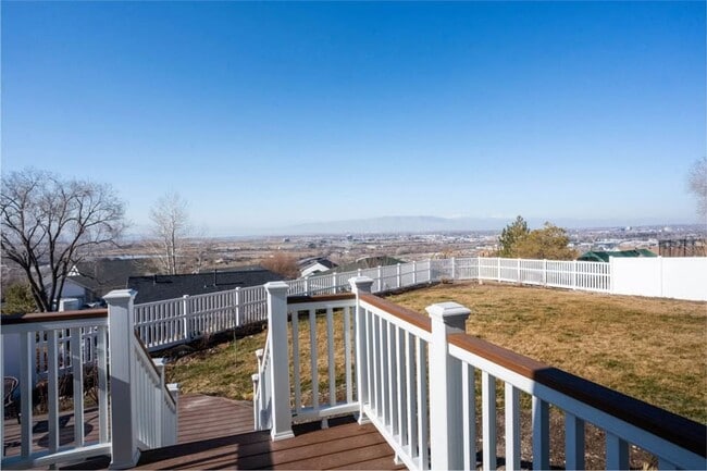 Building Photo - 1912 Oregon Ave