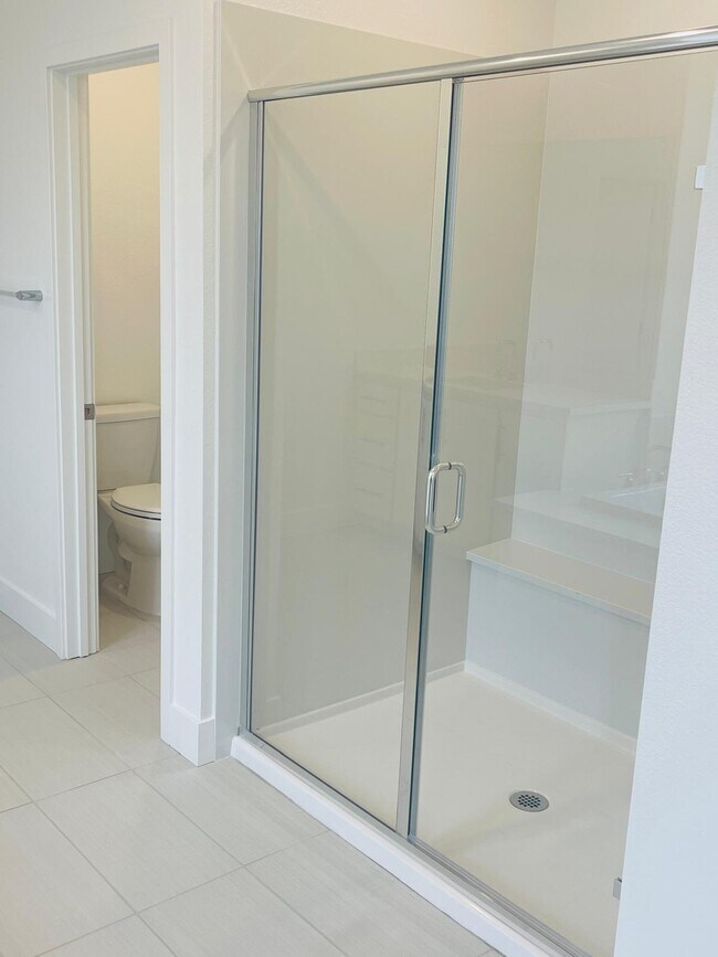 Building Photo - 2710 Old Larks Ln