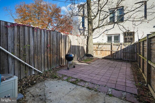 Building Photo - 1613 5th St NW