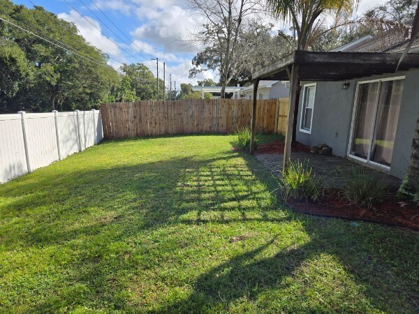 Building Photo - 2631 Winchester Cir