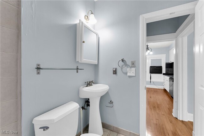 Building Photo - 1289 W 115th St