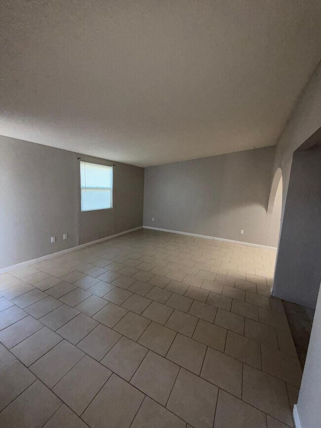 Building Photo - 2524 S Yavapai Rd