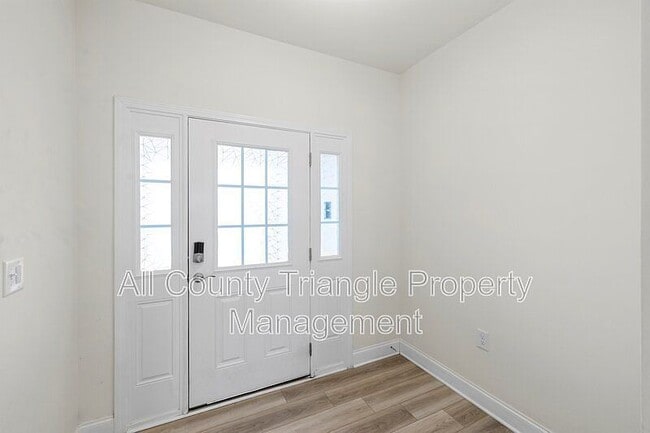 Building Photo - 2105 Nandina Trl