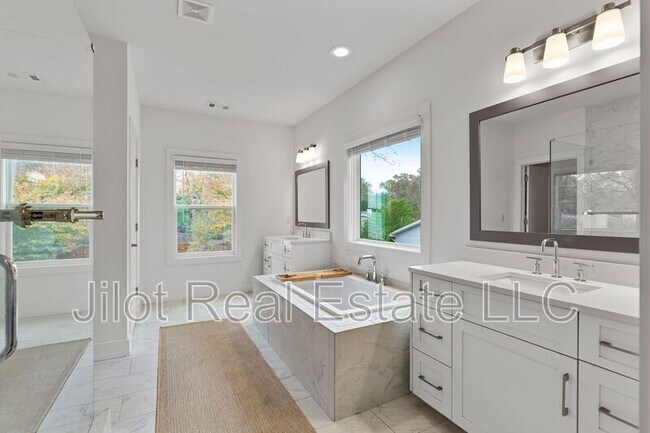 Building Photo - 1416 Silverleaf Trail