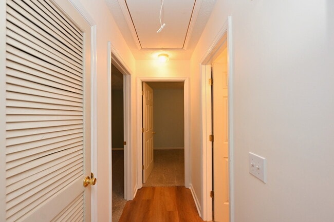 Building Photo - Car-free convenience! Modern 3 Bed Home Minutes from Downtown Gallatin