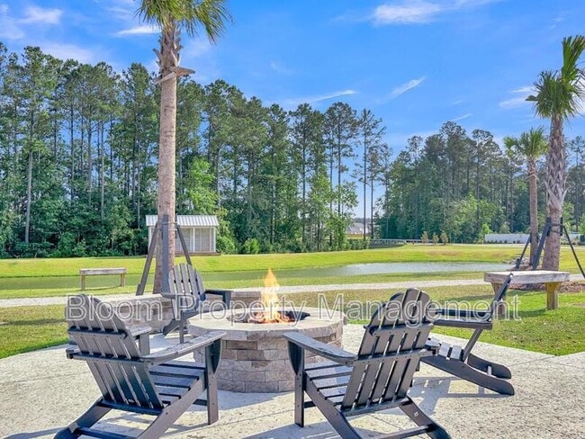 Building Photo - 448 Cedarview Rd