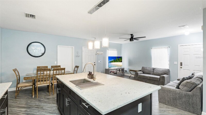 Building Photo - 2344 28th Ave E