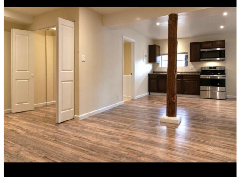 Building Photo - 54055 Pine Crest Ave