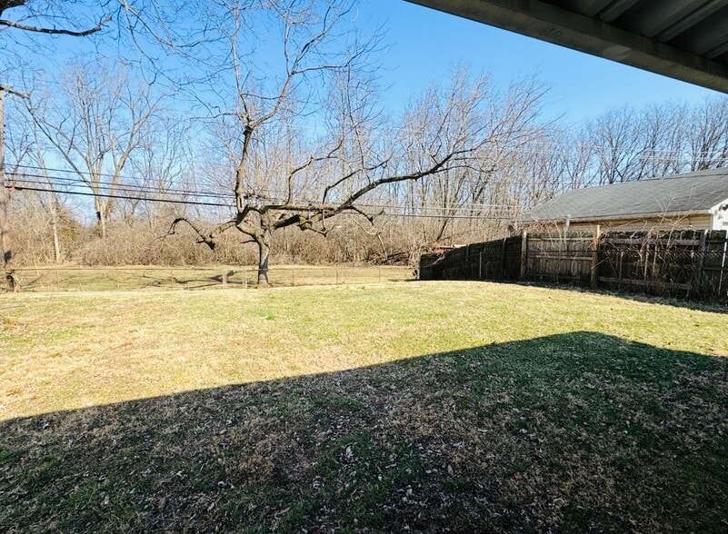 Building Photo - 2251 Vale Dr