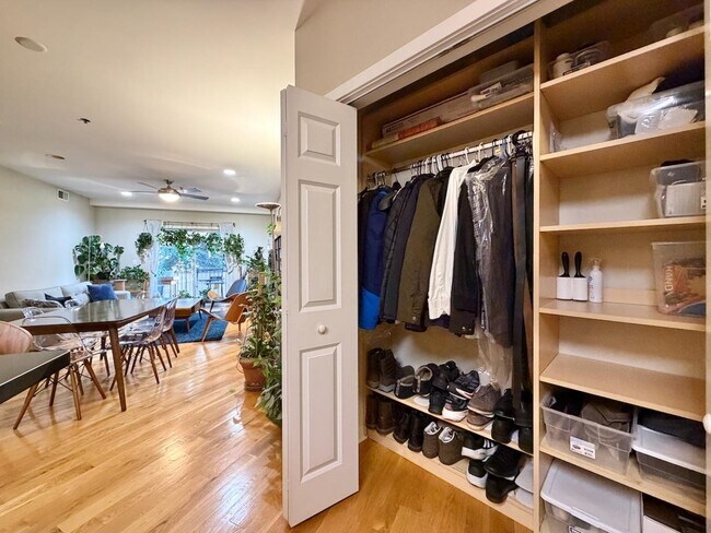 Building Photo - 83 Monroe St