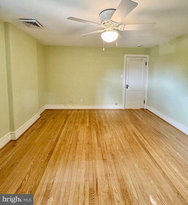 Building Photo - 2508 Davis Ave