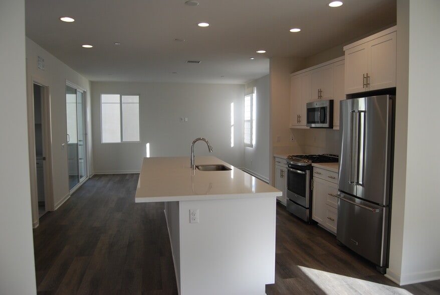 Building Photo - 789 Leeward Way