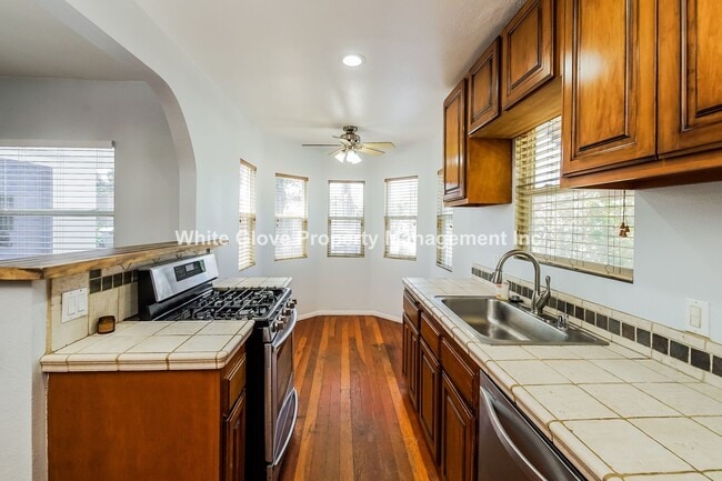 Building Photo - Spanish-Style 2 Bedroom Long Beach Home