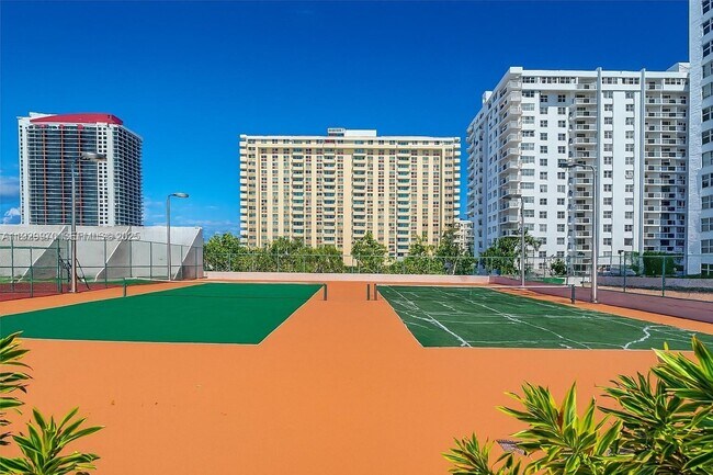 Building Photo - 1865 S Ocean Dr