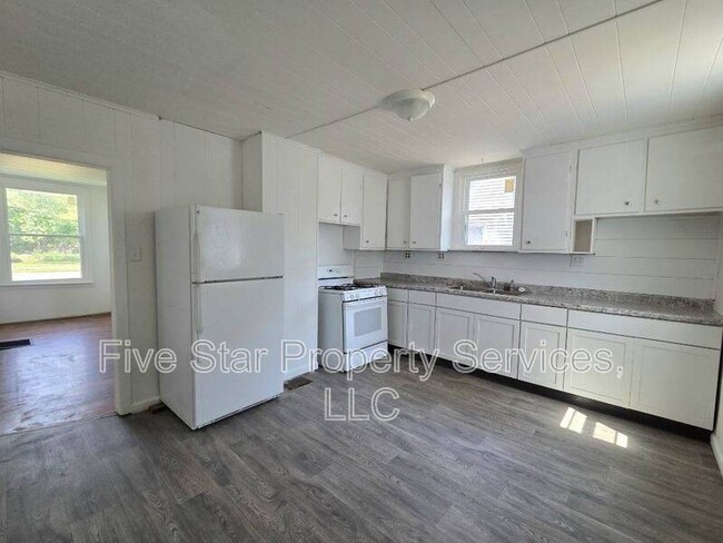 Building Photo - 930 N 11th St