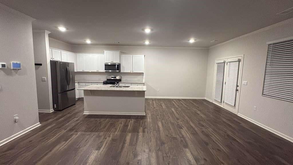 Building Photo - 2213 Blue Monarch Dr