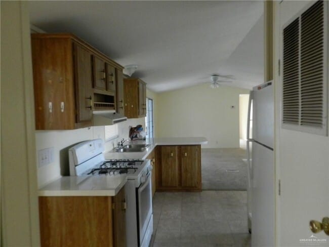 Building Photo - 17 Amy St