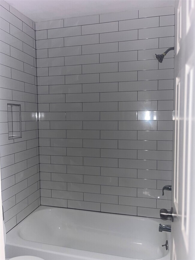 Building Photo - 4626 Bell St