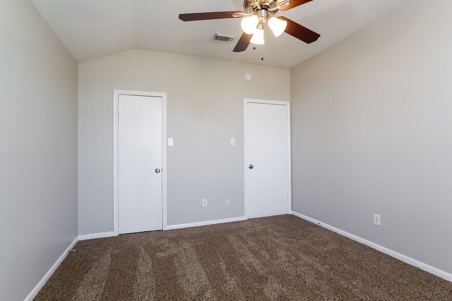 Building Photo - 23715 Prairie Bird Dr