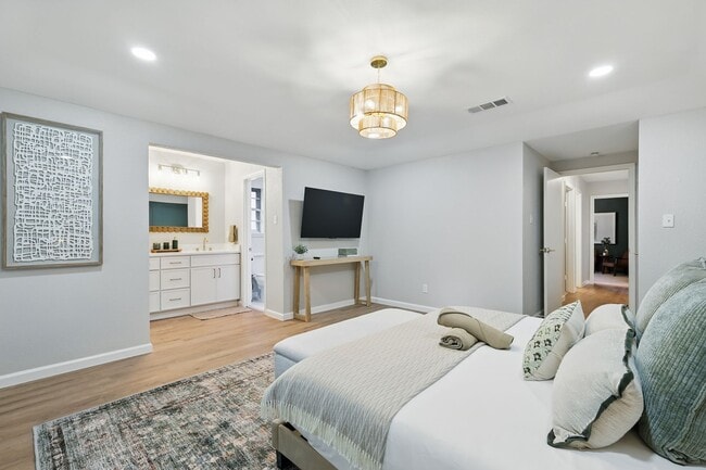 Building Photo - Luxury 5-Bedroom Retreat with Pool & Game Room