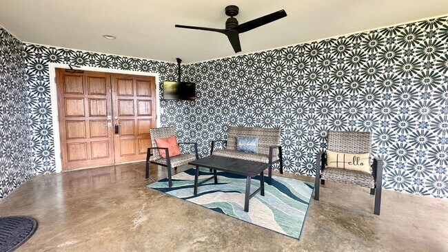 Building Photo - Fully Furnished 4 BD/3 BA Home in Mariner's Ridge!! Includes 1 Garage PRKG, W/D, Sep. Studio, & G...