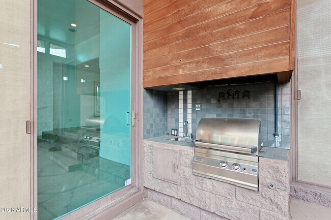 Building Photo - 9267 E Diamond Rim Dr