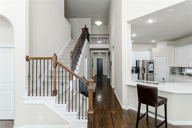 Building Photo - 8801 Stenson St