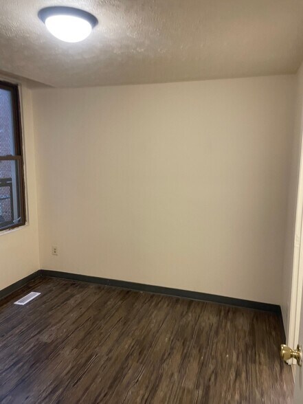 Building Photo - 2150 Staebler St