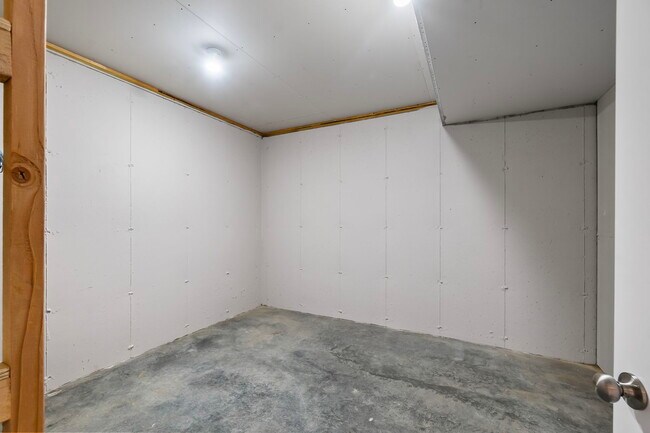 Building Photo - 145 Summerfield Way