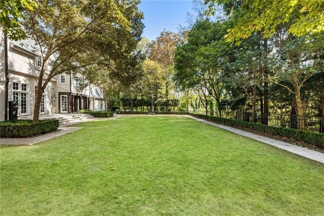 Building Photo - 2485 W Wesley Rd NW