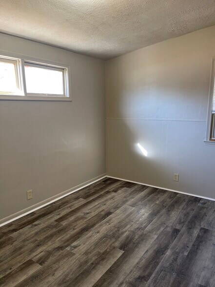 Building Photo - 5421 N 37th St