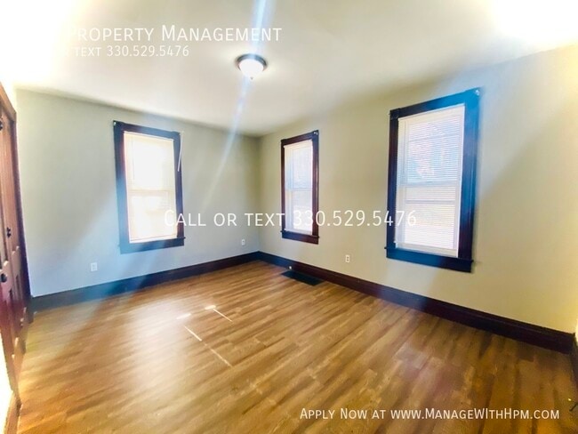 Building Photo - 140 Milan St S