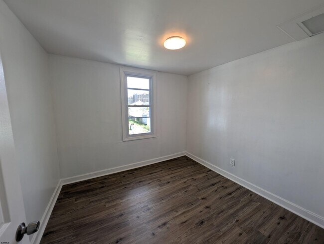 Building Photo - 519 Graff Ln